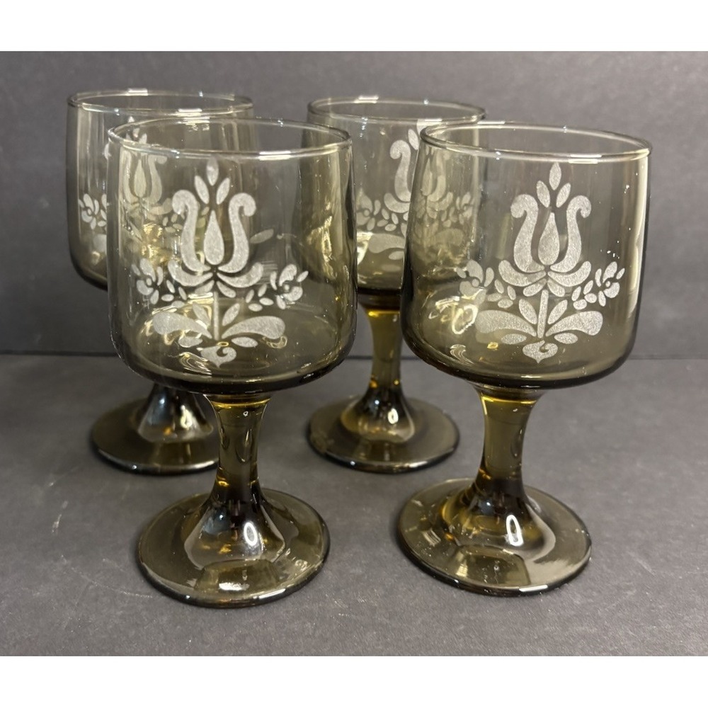 4 Pfaltzgraff Village 6 oz Wine Glasses 5" Smoke Brown Footed Pedestal Stem